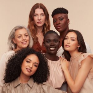 Yvonne MacInnis Instagram - Where do I even start💫🪐✨🙏 

A photo that means so much to me as defining not only a major moment in my career as my first time leading my own makeup team on a @revlon global beauty campaign- more importantly aligning with who I am as an artist and proud feminist, being able to bring my artistry to a broader conversation around beauty and what that looks like for each incredible humxn I encounter on set. Thank you @jkalfson @michelefrench for trusting me and my team and I with this and to @yaelakayaya for keeping us all on point as always! 
Photography by the absolute queen of everything beauty: @jenncollins 
Hair stylists @quentonjay @hsbk_ @hairbycassy 
Makeup team @yvonnetheartist @eddieartistry @derrickbernardmakeup @beckyrothmaler @iamolga