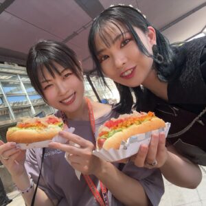 ZAQ Instagram - チリ名物？コンプレートというものをたべました❣️

美味しかった〜😍😍😍