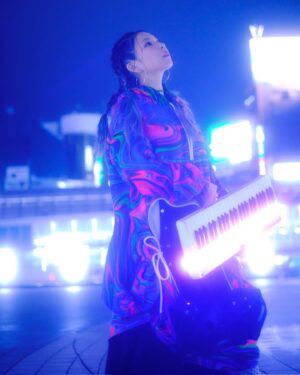 ZAQ Instagram - 【大切なお知らせ】

これまで長らくフリーランスで活動してまいりましたが、今後、シンガーソングライター『ZAQ』はCAT entertainmentさんにお世話になります。

アーティストお仕事のご連絡等はそちらのCAT entertainmentに、
作家としてのご依頼等々はF.M.Fによろしくお願いします。

ライブも楽曲のリリースも、新たな体制で試行錯誤しながら計画中です！

皆様、続報にご期待くださいませ✨

これからも楽しく狂い咲きます🌀🌀

CAT entertainment
http://cat-ent.jp/

株式会社F.M.F
http://www.fmf-music.com/

ZAQ HP
https://www.zaqzaqzaq.jp/

今回のアー写の衣装 @ha_za_ma さんにお借りしました！
Art Direction & Photography　クロカワリュート
styling by @m1nam1_515 南圭衣子
hair&make @kanako.furuhashi 古橋香奈子