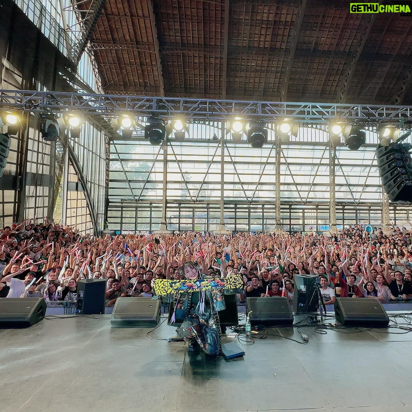 ZAQ - 880 Likes - Termino el recital de ZAQ en Chile! Lo disfrutaron? Soy feliz de haber conocido a tan maravillosos fans! Sigan amando el anime song! Amo Chile!
🇨🇱🇨🇱🇨🇱✨✨
#AEX31