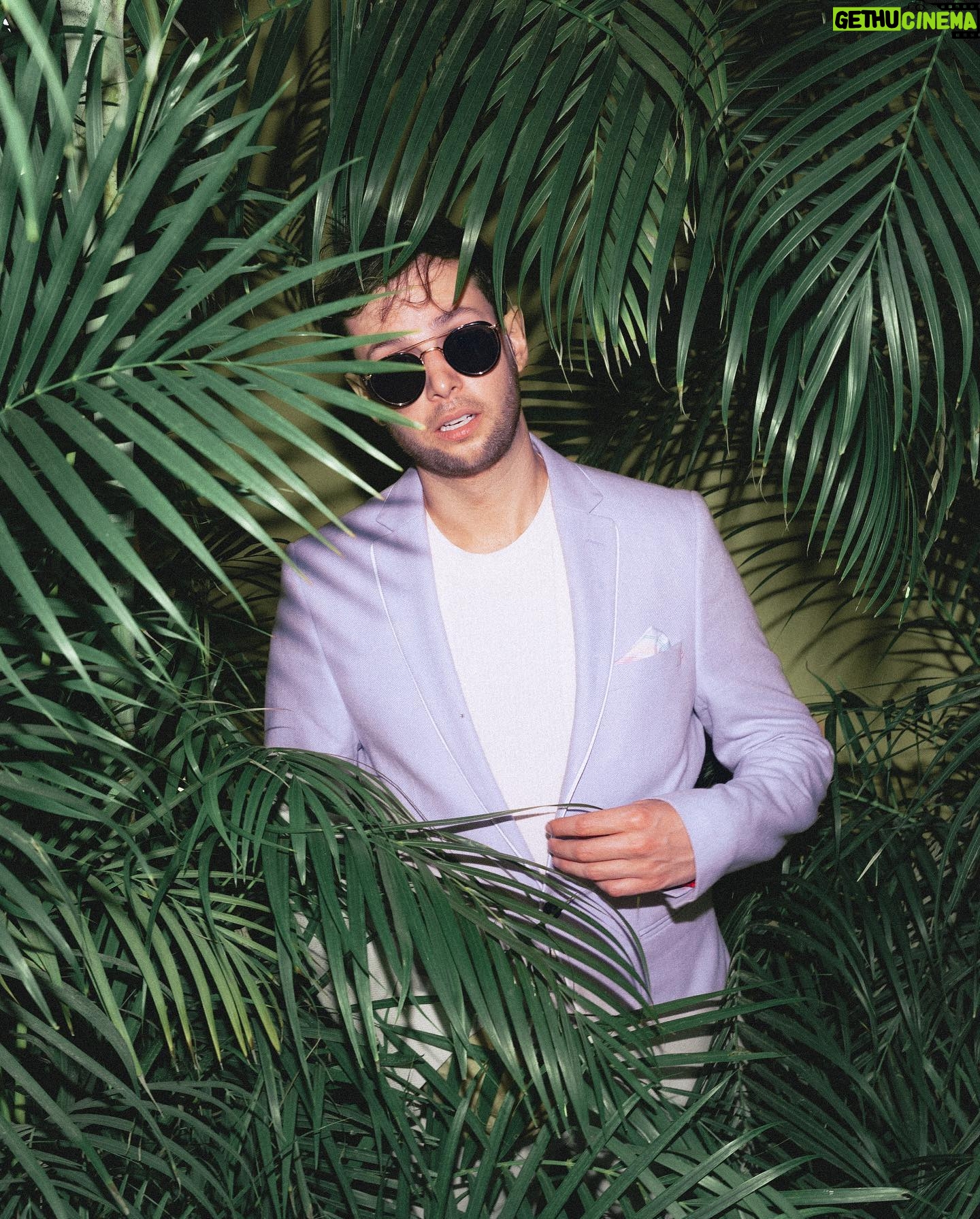Zach Kornfeld - 89.9K Likes - Vogue has been real quiet since I posted this.
📷 @caramia