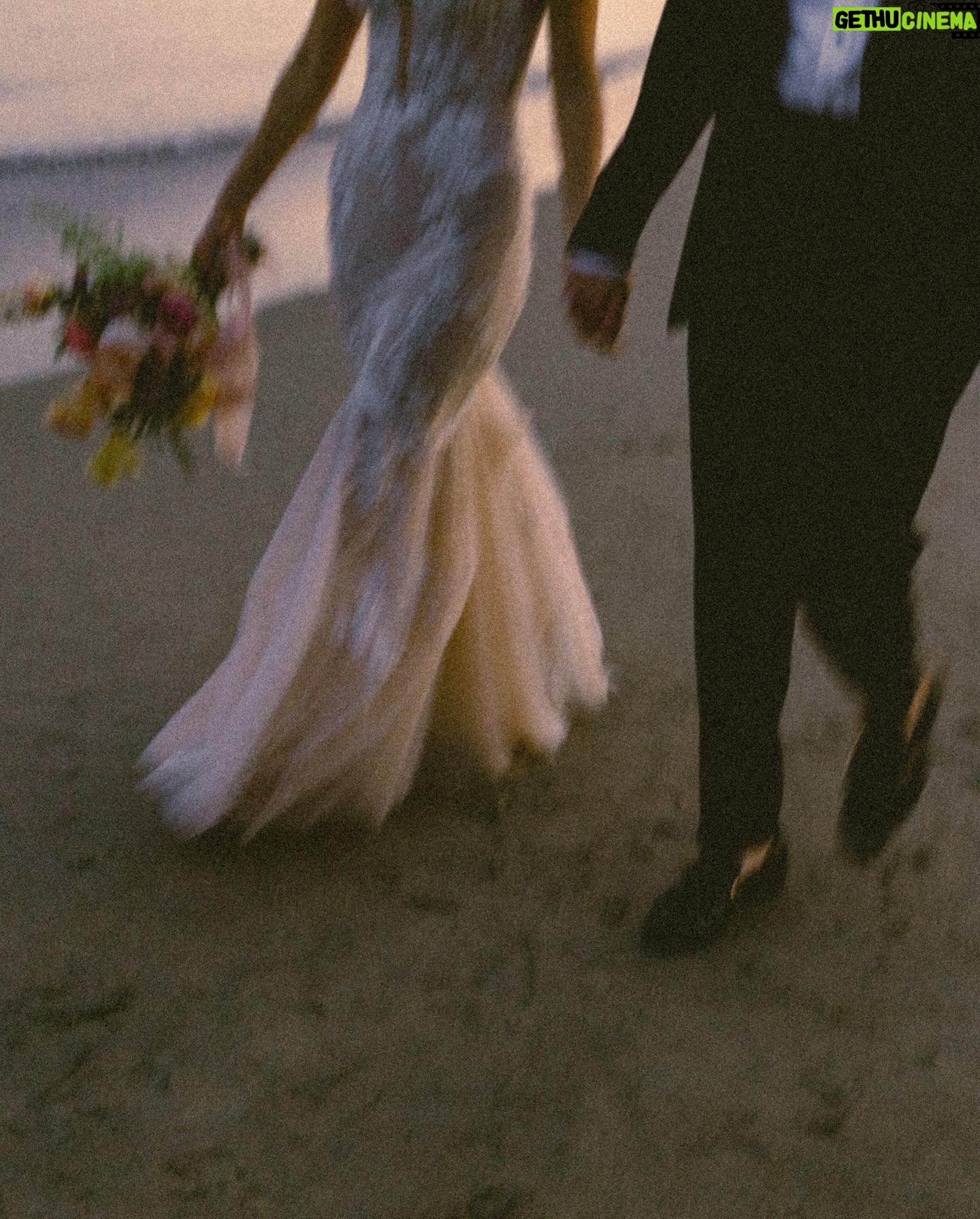 Zach Kornfeld - 470.9K Likes - Mr. & Mrs.
📷 @caramia