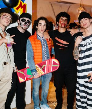 Zachary Gordon Instagram - Happy Halloweekend 🎃🖤💛