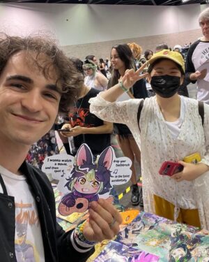 Zachary Gordon Instagram - Had a blast at Anime Impulse last month ✌🏼!!! 

Forever grateful for the kind words, meaningful conversations, and *thoughtful charms, bracelets, stickers, shirts, blankets, drawings, paintings, and yes … my very own life size flower covered orb* 

My room is officially a “Tighnari” shrine… and I wouldn’t want it any other way 💚