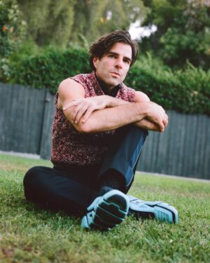 Zachary Quinto Instagram - ✨

@oddamagazine 

📸: @shanemccauley
👔: @sharonchitrit
💇🏻‍♂️: @patriciamoralesla