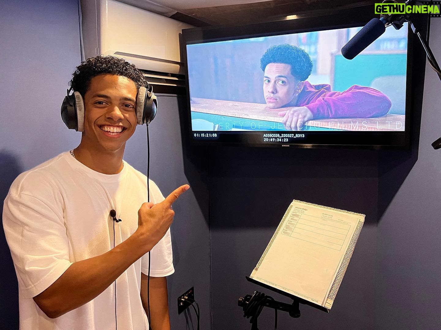 Zack Morris - 6.3K Likes - Officially wrapped on my movie ‘Jericho Ridge’! Playing ‘Monty Temple’ was such a dope experience. I can’t wait for everyone to see the finished product on the big screen. I won’t say too much about the movie, but what I will say, is that IT IS GOING TO BE WILD! Keep your eyes peeled for more Jericho news, you’re not going to want to miss it ✌🏽🎥 🍿