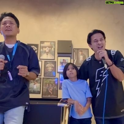 Zahiril Adzim - 6.3K Likes - Sesambil melepak di @bobbysansupply kita selagu dua. Saje suka2. Jangan ambik serius pulak eh.
#asdfsynx