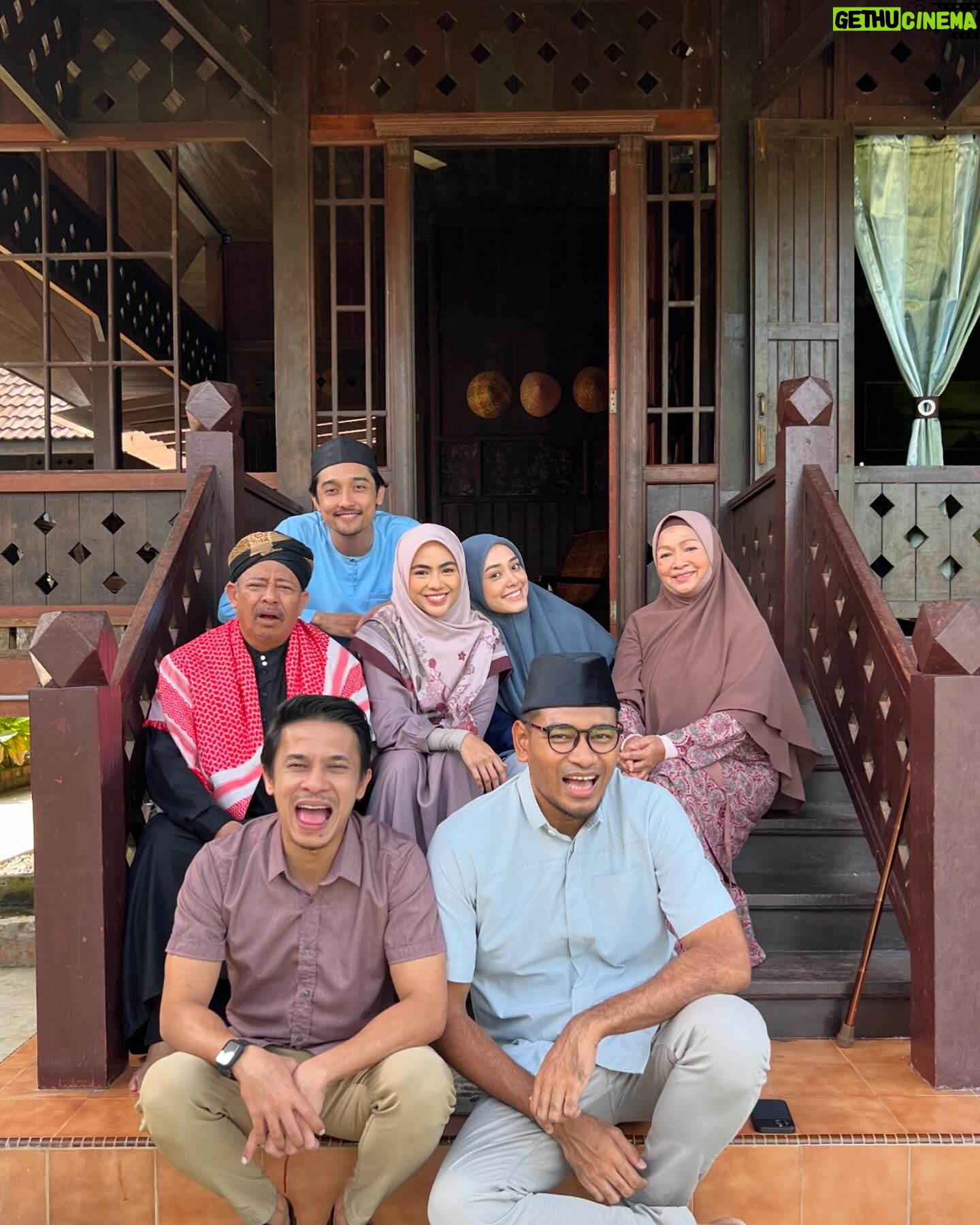 Zahiril Adzim - 81K Likes - Aminah ikut je cakap Ummi & Walid kalini. Lepasni, kita jadi satu keluarga yang bahagia ye ☺️
Korang tengok dekat TV3 & Tonton okay! 🤍
#AkuBukanUstazah
#AkasiaTV3