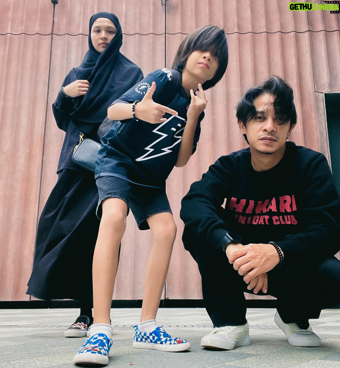 Zahiril Adzim - 31.9K Likes - Hye.
It’s 3 of us again.
♥️