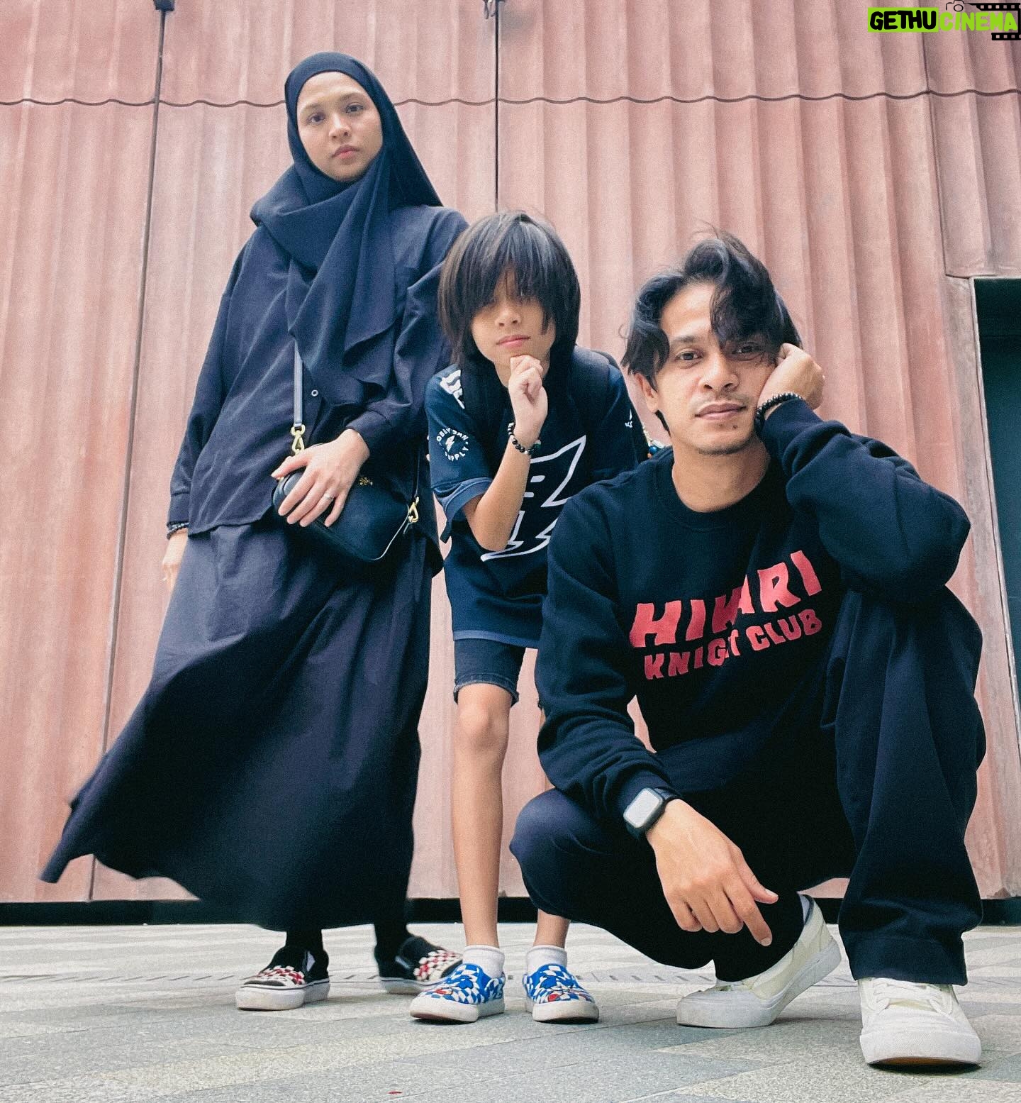 Zahiril Adzim - 31.9K Likes - Hye.
It’s 3 of us again.
♥️