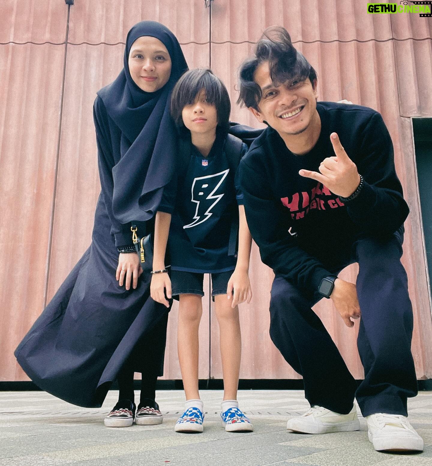 Zahiril Adzim - 31.9K Likes - Hye.
It’s 3 of us again.
♥️