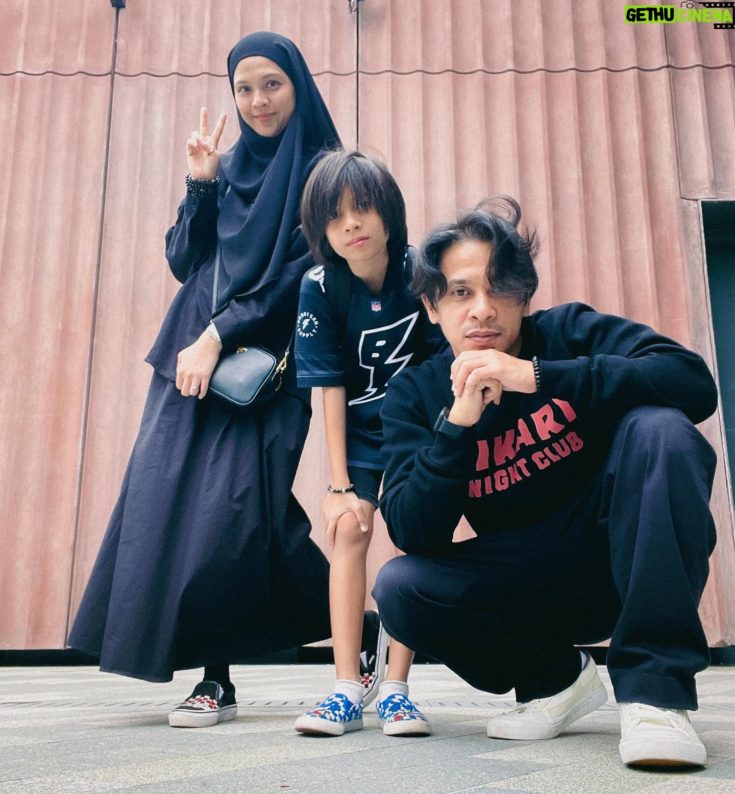 Zahiril Adzim - 31.9K Likes - Hye.
It’s 3 of us again.
♥️