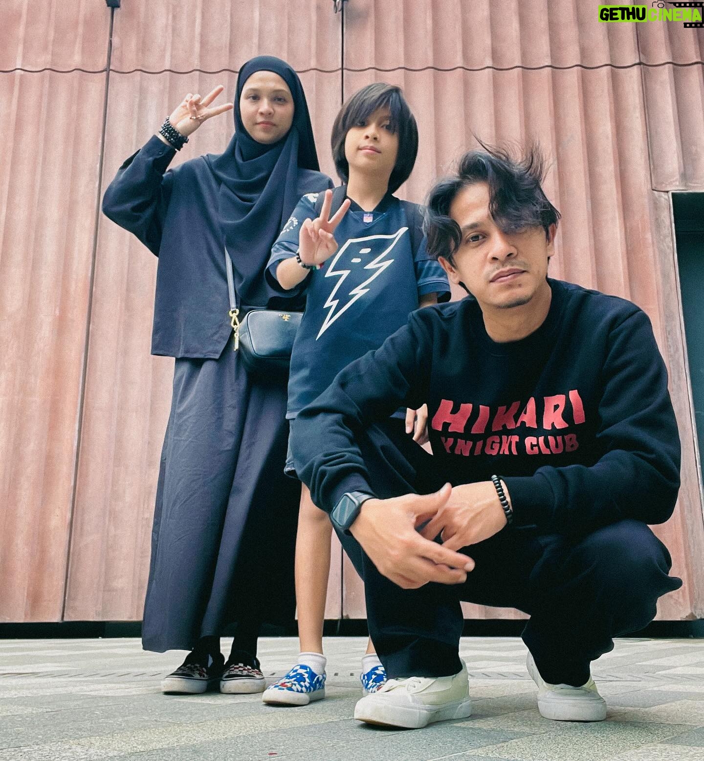 Zahiril Adzim - 31.9K Likes - Hye.
It’s 3 of us again.
♥️