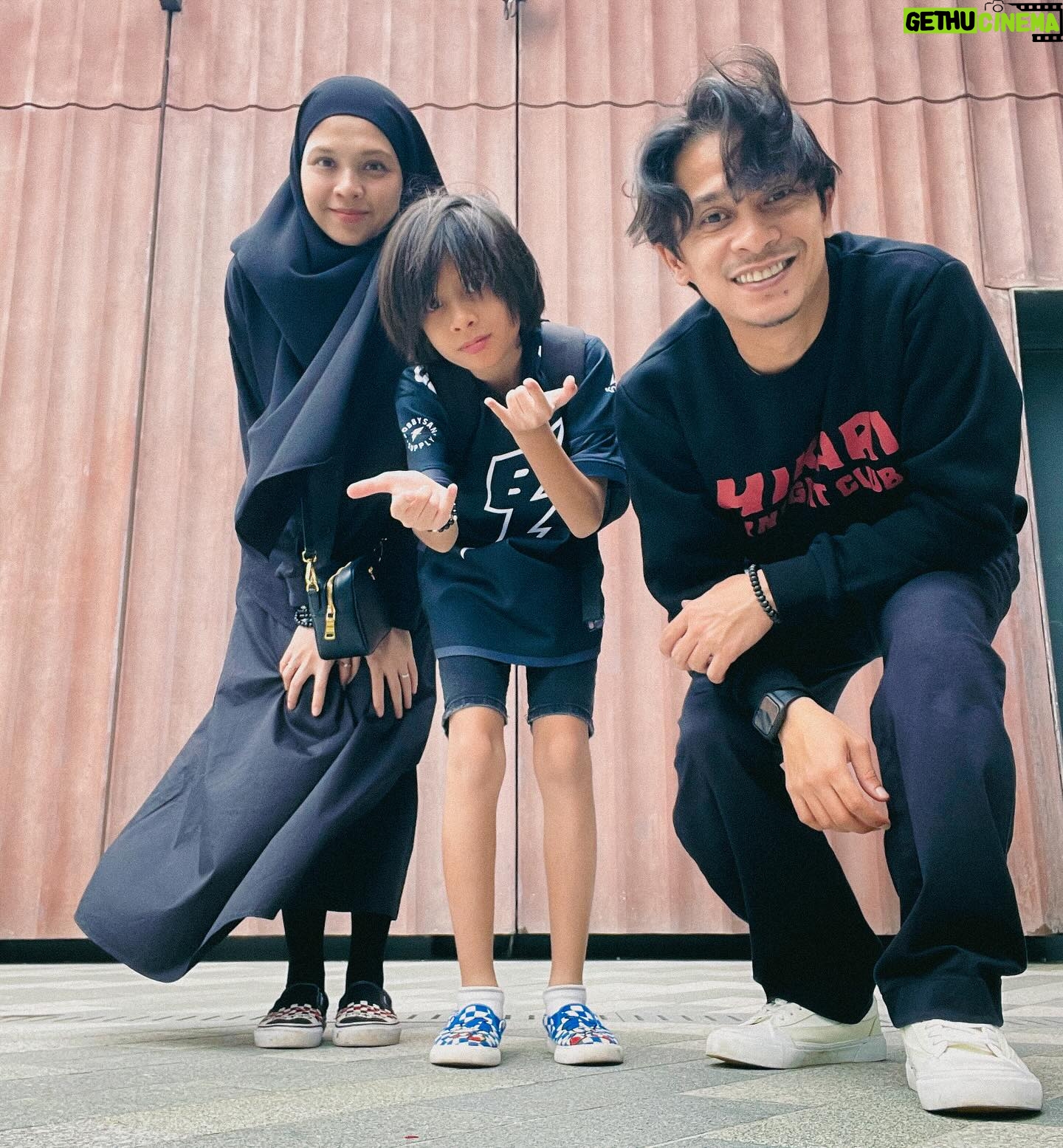 Zahiril Adzim - 31.9K Likes - Hye.
It’s 3 of us again.
♥️