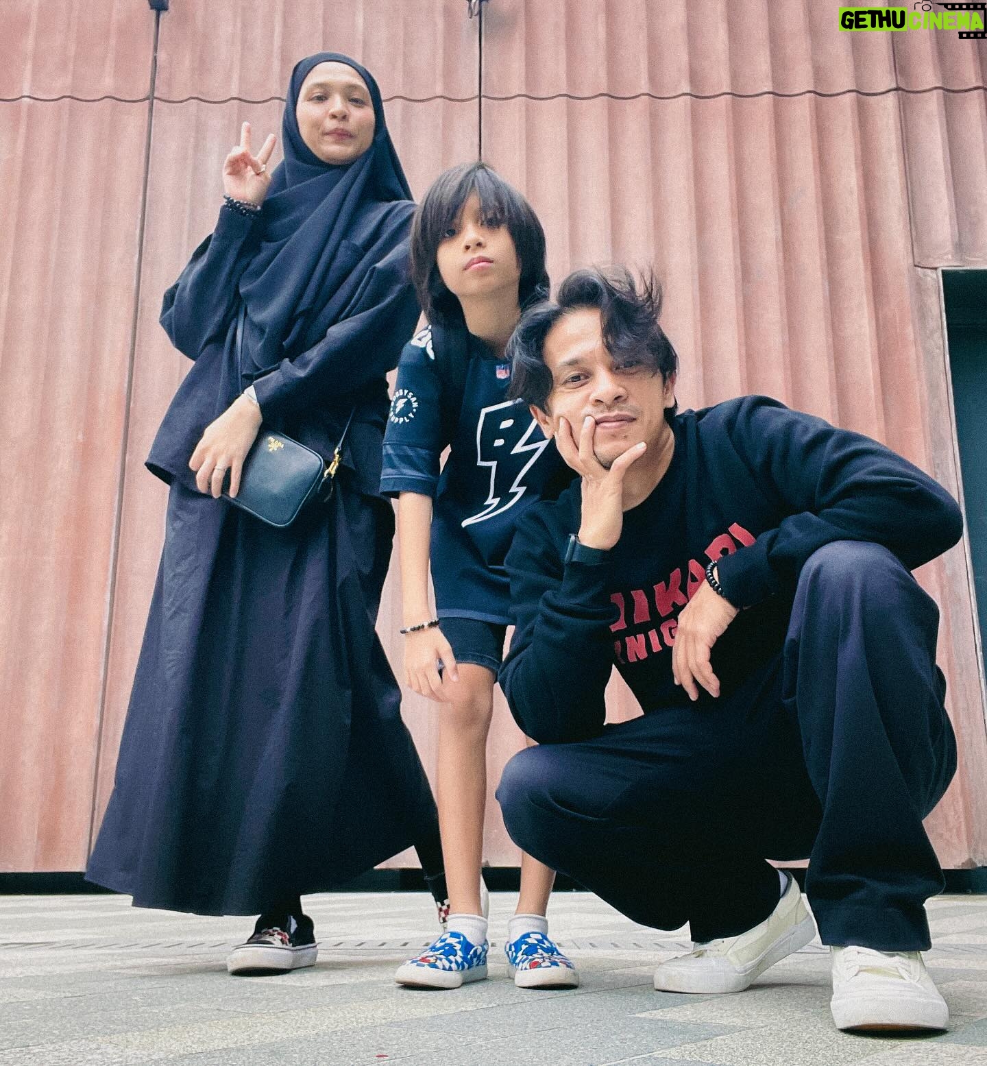 Zahiril Adzim - 31.9K Likes - Hye.
It’s 3 of us again.
♥️