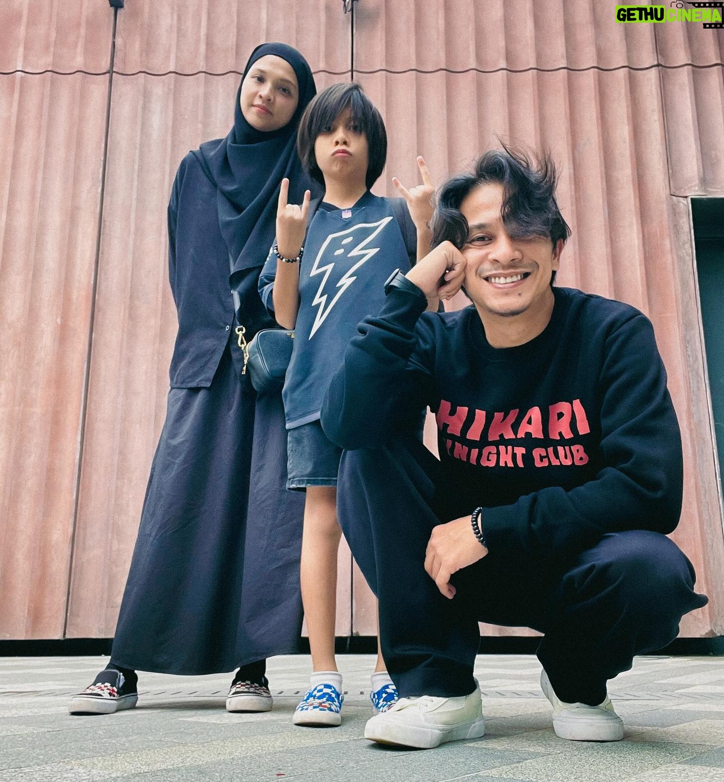 Zahiril Adzim - 31.9K Likes - Hye.
It’s 3 of us again.
♥️