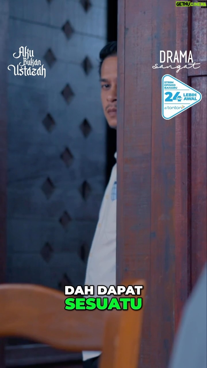 Zahiril Adzim - 9.7K Likes - Hati manusia ni mudah berbolak balik! -Ummi
▶️ #AkuBukanUstazah -> Isnin-Jumaat -> 7malam di TV3!
Korang boleh strim episod baharu #AkuBukanUstazah 24 jam lebih awal di Tonton!
Dibintangi oleh : @eryshaemyra @hairiwut @zahiriladzim
Dibantu oleh :
@haneesyahanee @husnamustaffa @shazabae_ @qistinakhaled @fikhreebakar @danial_dashuki @ahmadsyafiq_79 @syadmutalib @razak_ahmad67 @fadilahmansor
@azharbsulaiman @masanizan1
Arahah : @ayidonara
Terbitan : @globalstationsb
@aliaramly @adilaramly
#DramaSangat
#tv3malaysia
#Akasia #AkuBukanUstazah
