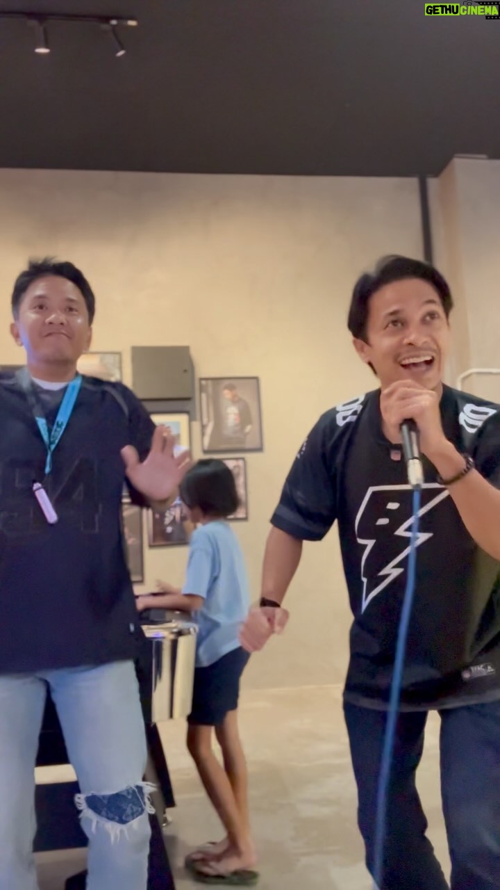 Zahiril Adzim - 47.9K Likes - Terimalah 'sumbang'an terakhir daripada kami dari @bobbysansupply
..Singkong & Keju
#asdfsynx
