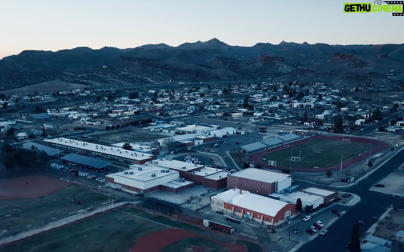 Zak Bagans - 40.4K Likes - NEW #GhostAdventures This is the 1st time ever we have investigated an operating school that is built on top of a burial ground where students & faculty are having bothersome paranormal experiences.
“Lost Souls of Kingman” premiere’s TOMORROW 10/9c @travelchannel stream on @discoveryplus