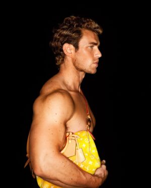 Zane Phillips Instagram - hold on tight!!!

outtakes for @vman by @dsachon 
w/ @sokimak @glamrogers @yiotispanayiotou @savsob @lizzydgoodman @dancingary