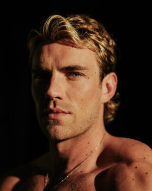Zane Phillips Instagram - feelin good, feelin healthy, any questions?

Photos by @mttalves for @menshealthmag 
Necklace by @alancrocetti 
Luscious blonde locks by @shahcolor 
Men’s Health interview linked in bioooo