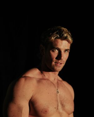 Zane Phillips Instagram - feelin good, feelin healthy, any questions?

Photos by @mttalves for @menshealthmag 
Necklace by @alancrocetti 
Luscious blonde locks by @shahcolor 
Men’s Health interview linked in bioooo
