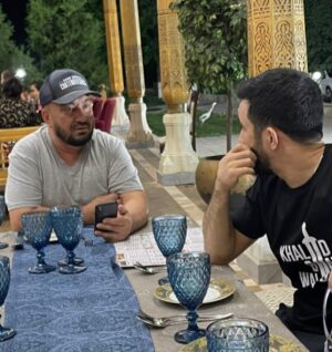 Zarrukh Adashev Instagram - Один отец значит больше чем 100 учителей 
@bakhtiyor.yunusov9710  Альхамдулилляh что ты есть у нас 🤍🫂 #dad#son#brother