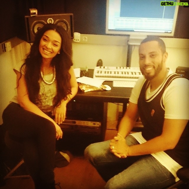 Zayra Setouty - 811 Likes - Merci @disizfr! C'Ʃtait un plaisir de passer la journƩe avec toi!