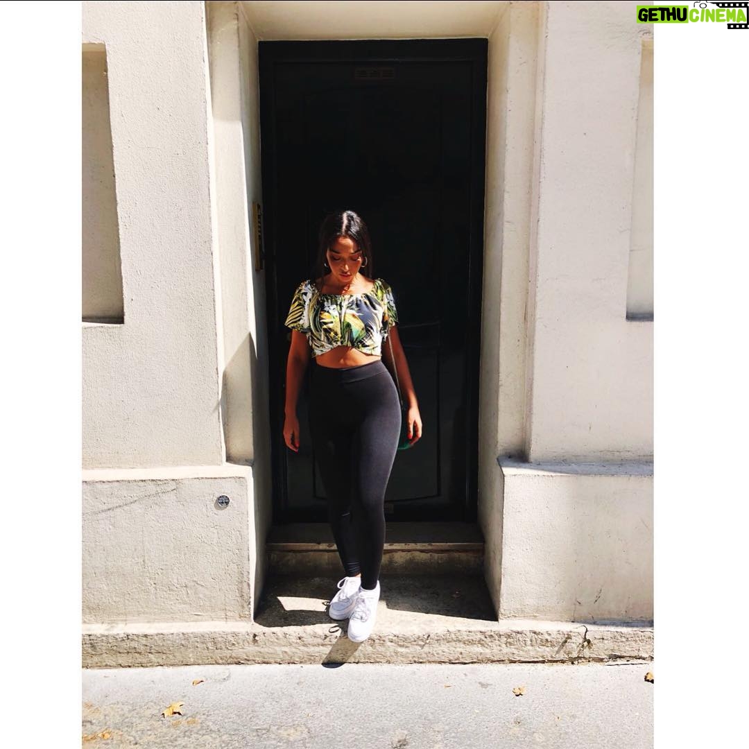 Zayra Setouty - 733 Likes - Je vais pas tarder Ć revenir et tu le sais š¤·š½āāļø