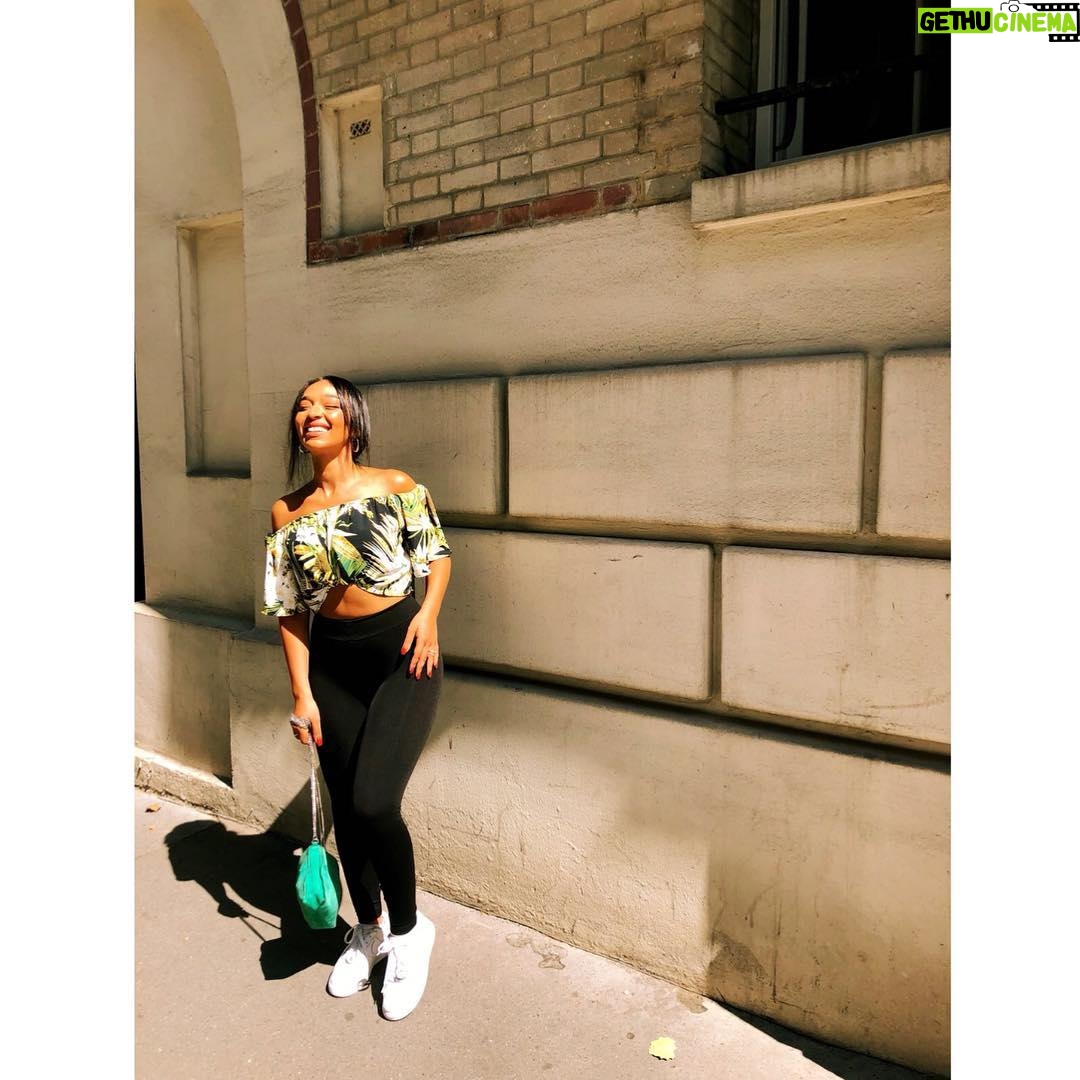 Zayra Setouty - 810 Likes - #nofearjustfaith ā¤ļø