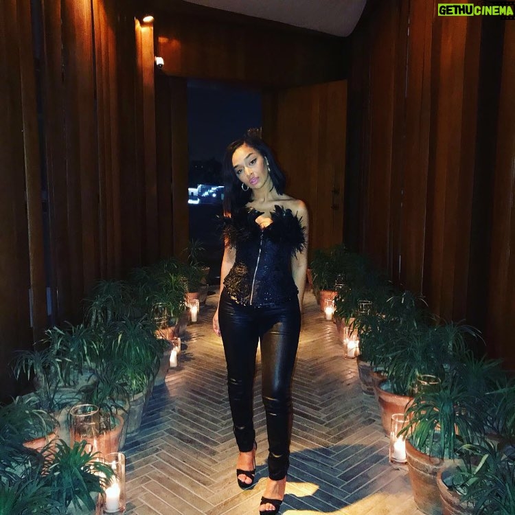 Zayra Setouty - 574 Likes -