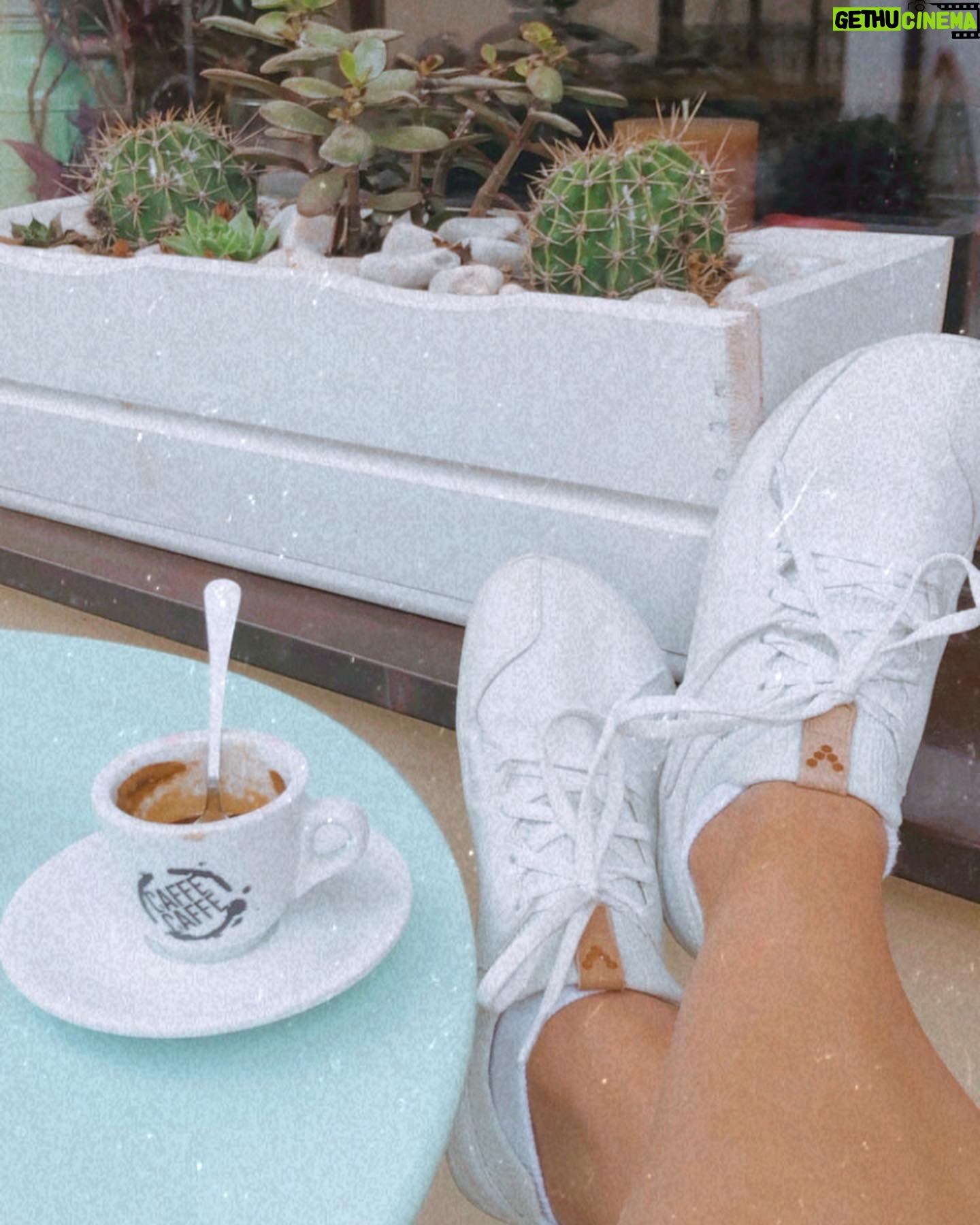 Zdenka Predná - 1.6K Likes - Milujem moje nové 🤍vivobarefoot🤍Dakujem @barefootbratislava za super prekvapko🙏🏼❤️..
... PRIMUS KNIT LUX W White...
#vivobarefoot
#zdravenohy #tyjsousvatební