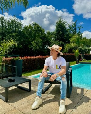 Zé Amaro Instagram - Depois de um Spa nas @taipastermal e de umas espreitadelas do sol, um café para manter a boa disposição, para os shows que se avisinham 🤠 

Próximos shows⬇️

19
São João de Ver - Santa Maria Da Feira-22h

21
Evento Corporativo 

22
Limões - Ribeira de Pena 

23
Frazão - Paços de Ferreira 

27
Evento Privado 

28
Caíde de Rei - Lousada 

29
Ataíde Vila Meã - Amarante 

30
São Pedro Fins - Maia 

JULHO:

4
Ilha de São Jorge - Açores 

6
Brufe - Vila Nova de Famalicão 

7
Estela - Póvoa de Varzim 

11
Parchal - Lagoa - Algarve 

12
Covilhã - Feira de São Tiago 

13
Ancede - Baião

14
Esmeriz - Vila Nova de Famalicão -17h

19
Vila Nova da Baronia, Alvito - Beja 

20 
Lemenhe - Vila Nova de Famalicão 

21
Paredes - Festas da Cidade 

22
Caldas de São Jorge - Feira

24
Oliveira do Hospital - ExpOH

25
Lustosa - Lousada 

26
Sousanil - Santa Maria da Feira 

27
Correlhã - Ponte de Lima 

28
Arões São Romão - Fafe 

29
Meixedo - Bragança 

31
Sanxenxo - Espanha 

#tourcowboyportugues #zéamaro  #saojoaodever #saojoao #santamariadafeira #zeamaromerchdesign #merchdesign #zeamarotour #zeamaro #coliseudelisboa #meucoracaodecowboyapaixonado #casinha #casinhabranca #cowboy #festadecowboy #aluatueeu #cowboyappaixonado #aminhaestrada #cowboyportugues