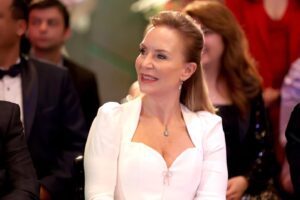 Zerrin Nişancı Instagram - Gülseren sizi bekliyor @iyilikdizifox @medyapimresmi