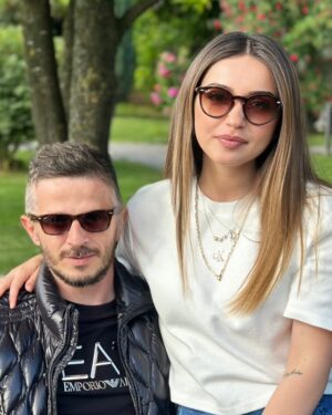Zeynep Anıl Tatdıran Instagram - Sevdiğim biri 🩶