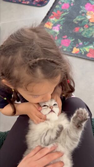 Zeynep Anıl Tatdıran Instagram - Sev annemmm, sula, büyüt, öğret, sarıl, öp, kokla.. ❤️