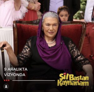 Zeynep Eronat Instagram - Az kaldı..Bekliyoruz filmimize efendim😃😃 @greenartgrup #sinema @silbastankaynanam #sivas #oyuncu