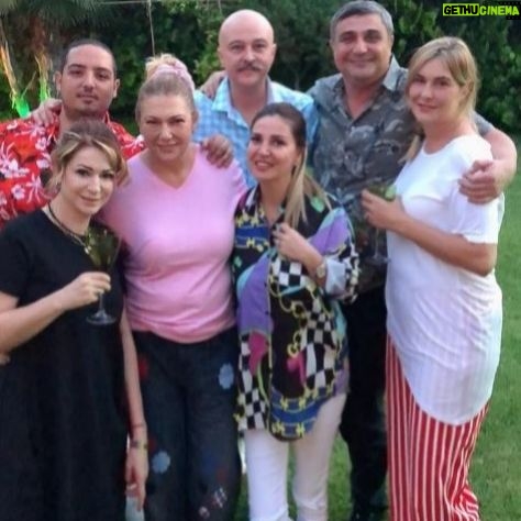 Zeynep Eronat - 674 Likes - Bu doÄum günü kutlamaları 40 gün 40 gece sürer bu gidiÅle š„°š„°š„°š„° @my_sweet_luna @serdarkayaokay @muge_ulusoy @drhakanerbilsaglikgrubu @doga_natureza @miraceronat #doÄumgünü #kutlama #sevdiklerim