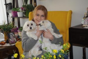 Zeynep Eronat Instagram - Bizimkisii bir aşk hikayesiiiii ❤️❤️❤️❤️❤️❤️❤️🧿🧿🧿🧿🧿#maltese#can#dost#evlat#sadakat#sevgi#aşk#neşe#huzur#mutluluk#pati