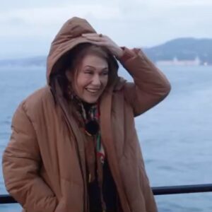Zeynep Eronat Instagram - Bu pazar 11.10 da trt haber de bu güzel vapurda buluşalım mı ?