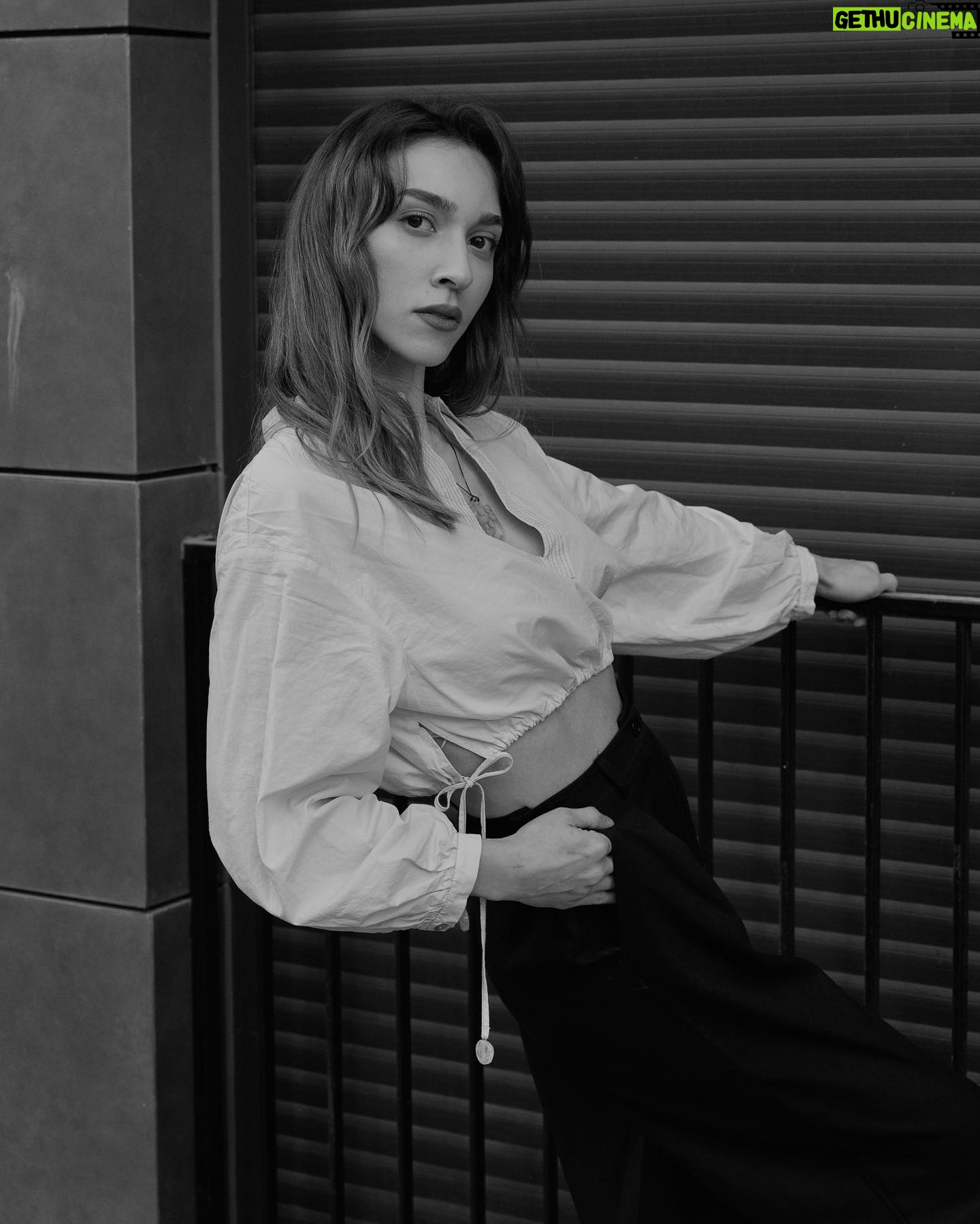 Zeynep Parla - 1.4K Likes - 📷 @ozkntekn