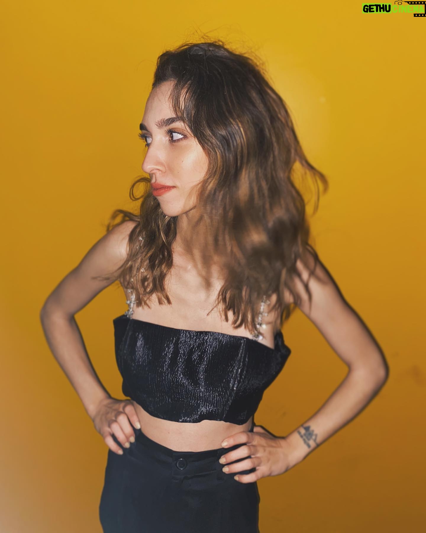 Zeynep Parla - 1.7K Likes -