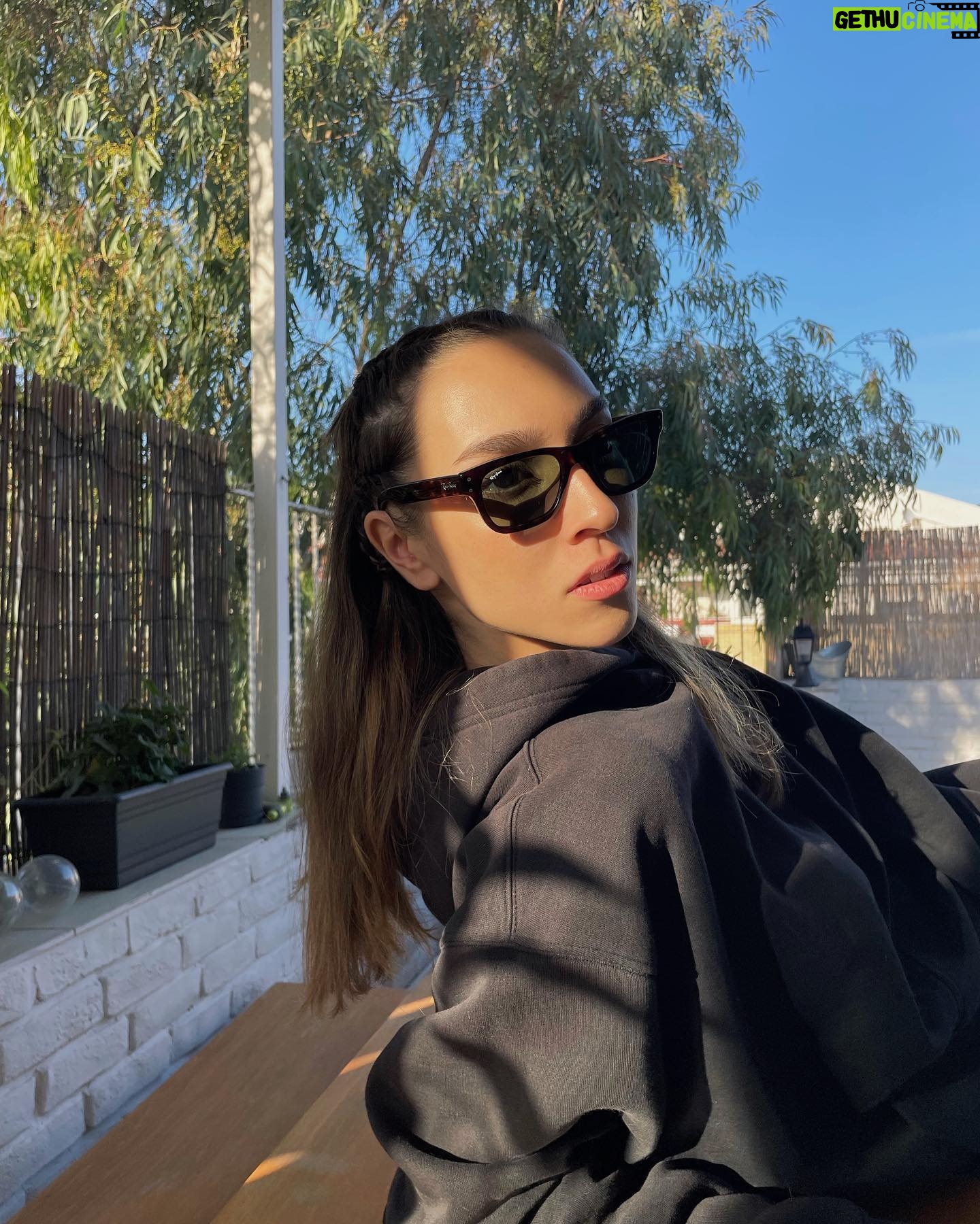 Zeynep Parla - 1.5K Likes - 🌞