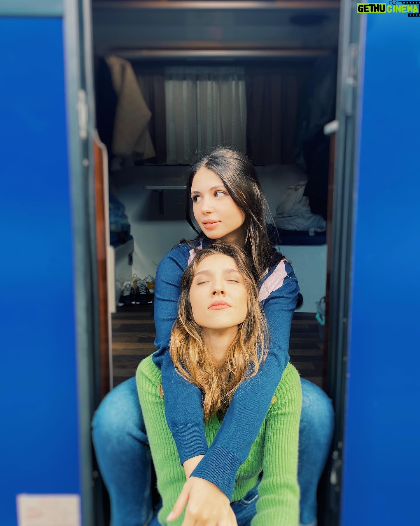 Zeynep Parla - 4.5K Likes -