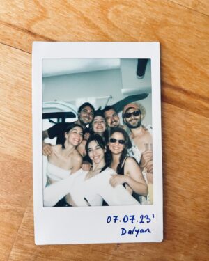 Zeynep Parla Instagram - Bu bir yaza özlem postudur. 🦚