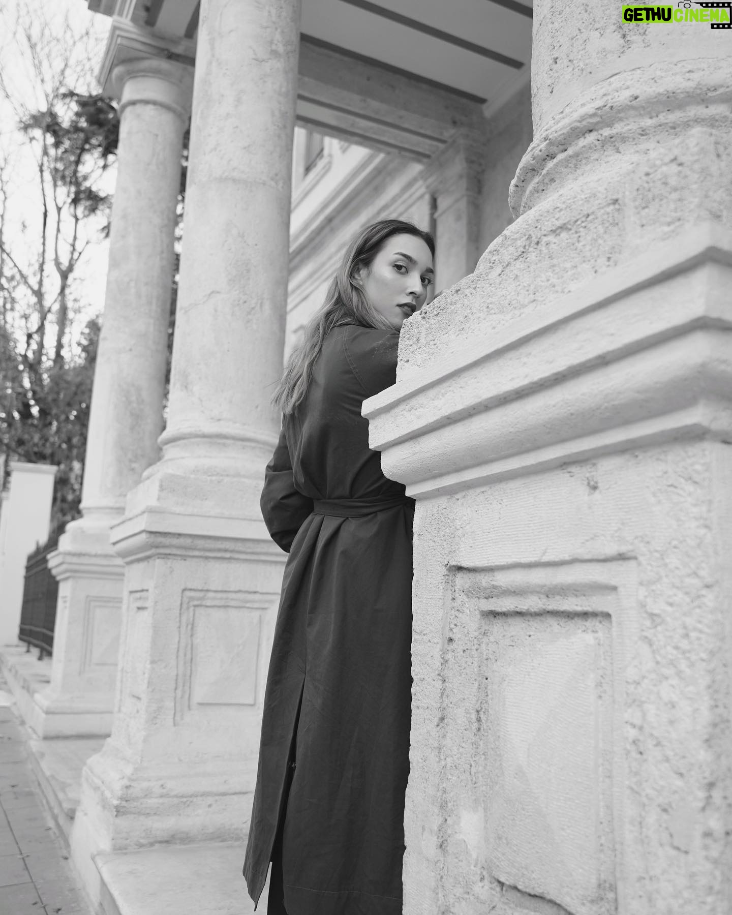 Zeynep Parla - 1.5K Likes - 📷 @aykutsuvari