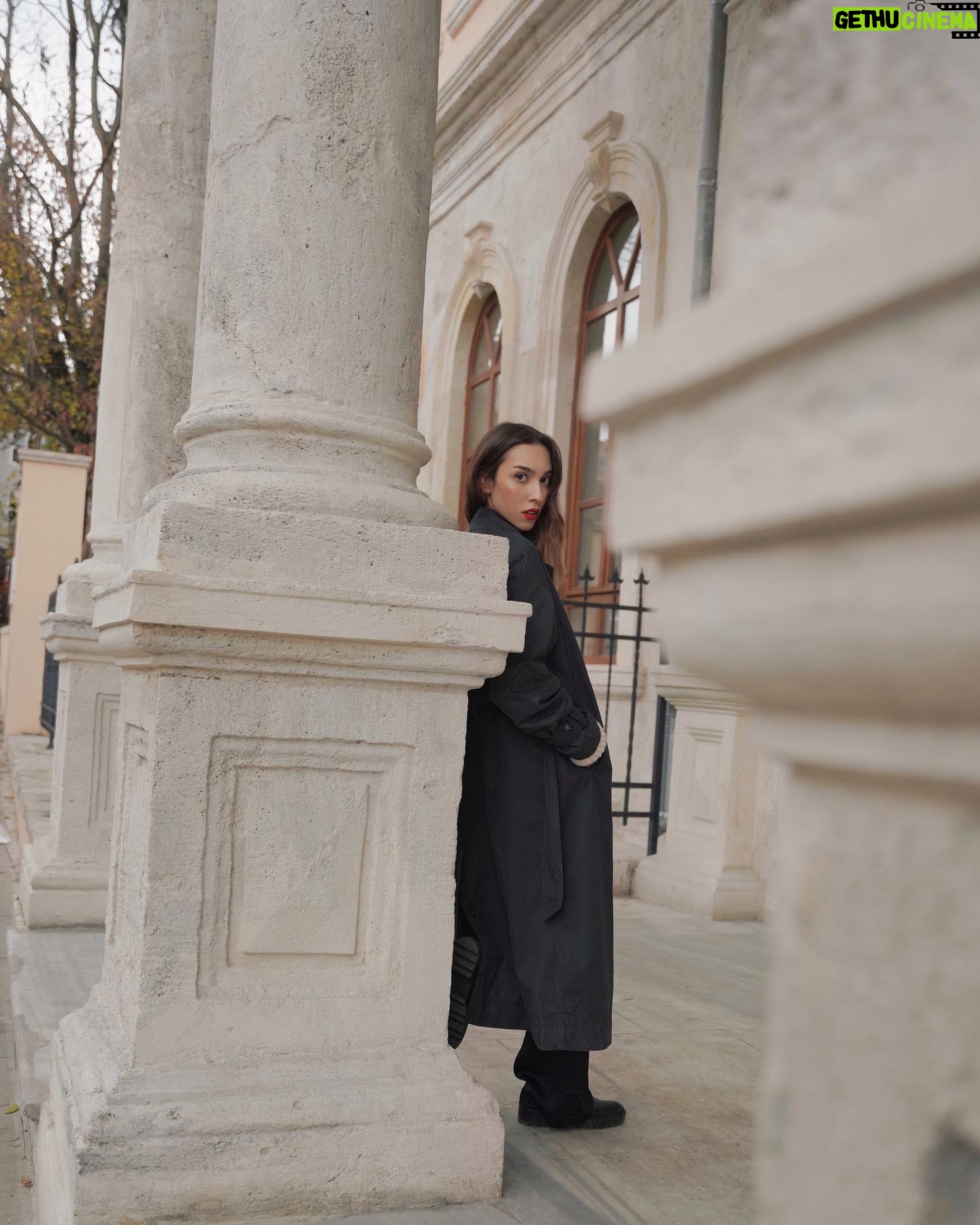 Zeynep Parla - 1.5K Likes - 📷 @aykutsuvari