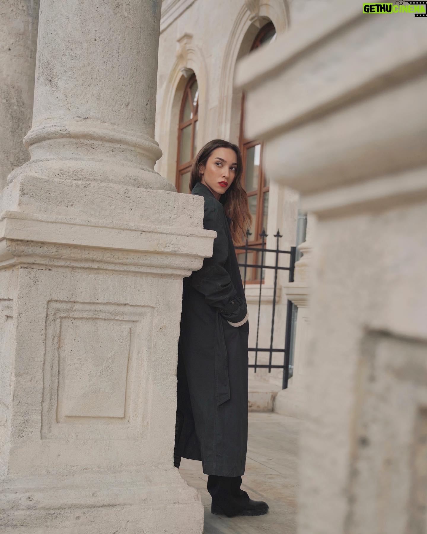 Zeynep Parla - 1.5K Likes - 📷 @aykutsuvari