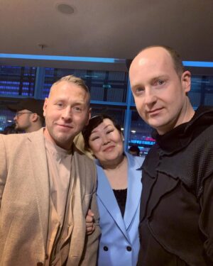 Zhanyl Asanbekova Instagram - Снимались в  кинокомедии «Тёща»😊❤️#актерыкухня#премьерафильма
