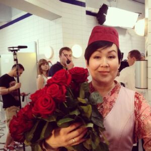 Zhanyl Asanbekova Instagram - Урраааа! Сегодня юбилей! 10 лет назад была премьера сериала Кухня! Поздравляю всех кто участвовал в этом проекте! ❤️❤️❤️#Айнура 🥰